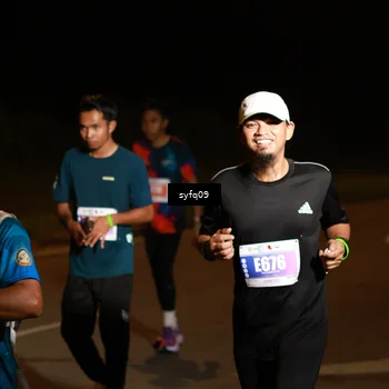 Runner Photo 4954043