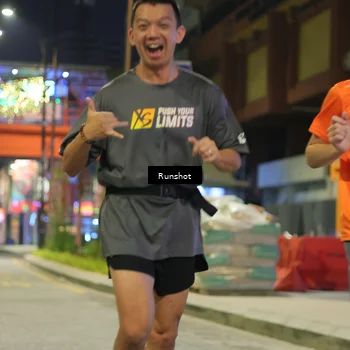 Runner Photo 4956797