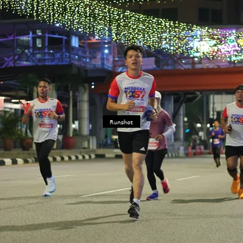 Runner Photo 4958763