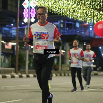 Runner Photo 4959912