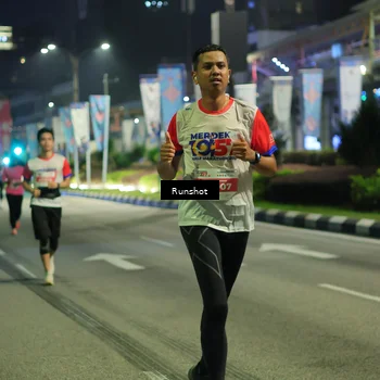 Runner Photo 4964625