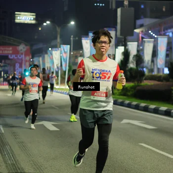 Runner Photo 4966749