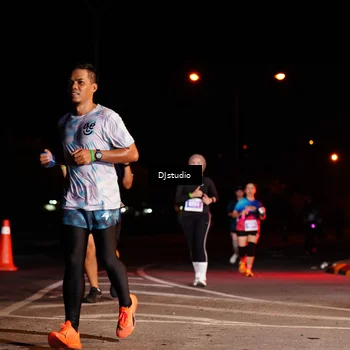 Runner Photo 4984345