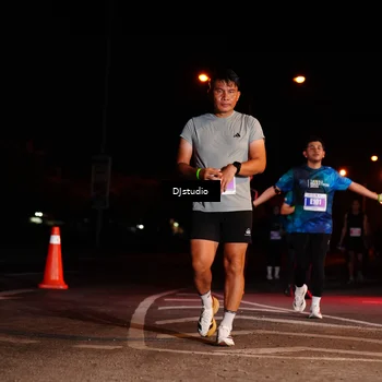 Runner Photo 5009046