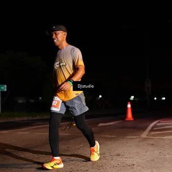Runner Photo 5012345