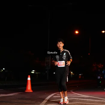 Runner Photo 5012903