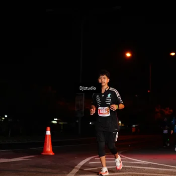 Runner Photo 5012937