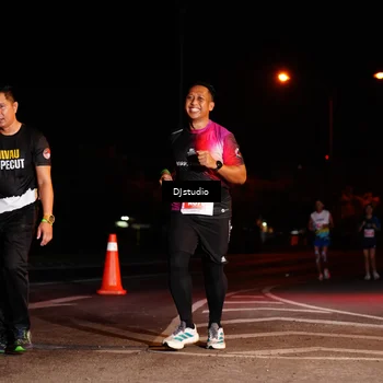 Runner Photo 5015191