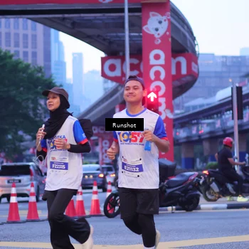 Runner Photo 5021032
