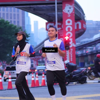 Runner Photo 5021035