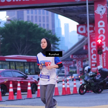Runner Photo 5021043