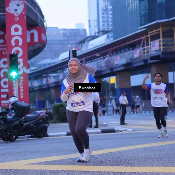 Runner Photo 5021213