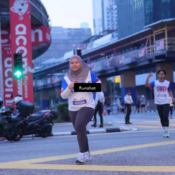 Runner Photo 5021215