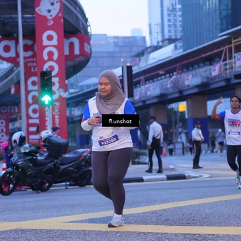 Runner Photo 5021224