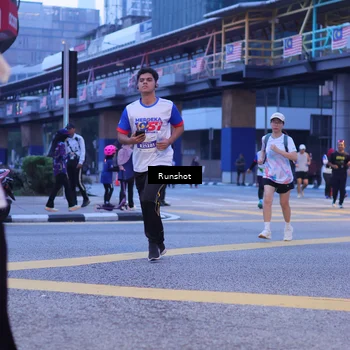 Runner Photo 5021272