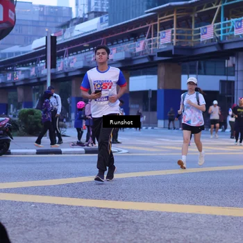 Runner Photo 5021273