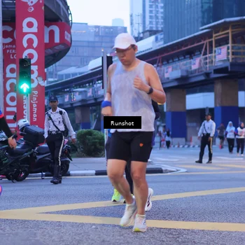 Runner Photo 5021335