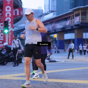 Runner Photo 5021344