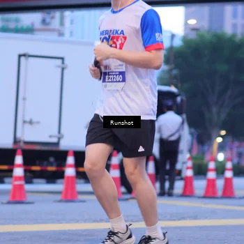 Runner Photo 5021900