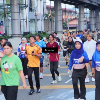 Runner Photo 5023004