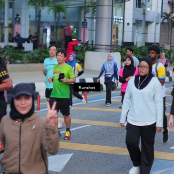 Runner Photo 5023400