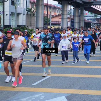 Runner Photo 5024023