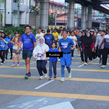 Runner Photo 5024050