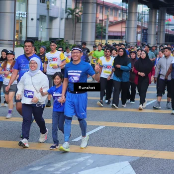 Runner Photo 5024070