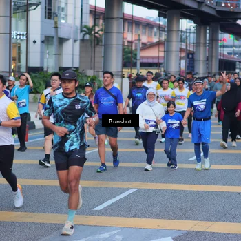 Runner Photo 5024072