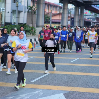 Runner Photo 5024300