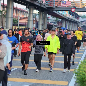 Runner Photo 5030024