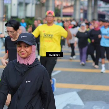 Runner Photo 5030084