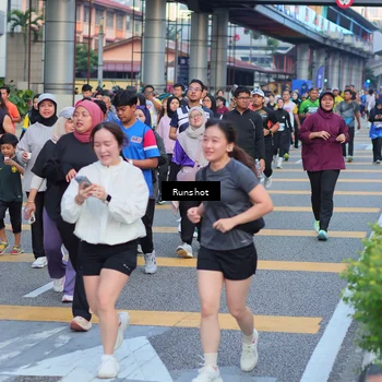 Runner Photo 5030112