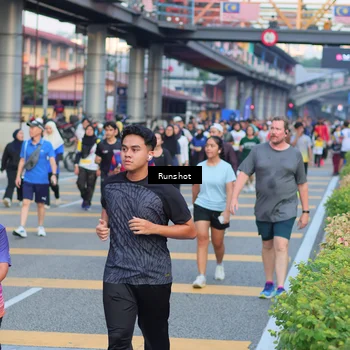 Runner Photo 5030222