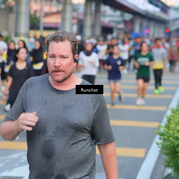 Runner Photo 5030252