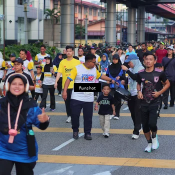 Runner Photo 5030624