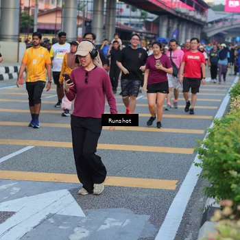 Runner Photo 5030700
