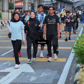 Runner Photo 5031000