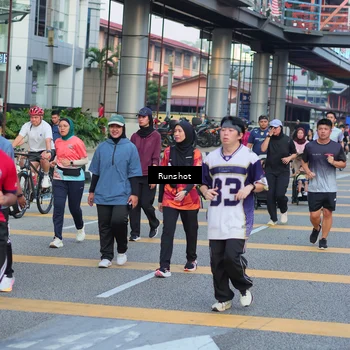 Runner Photo 5032105