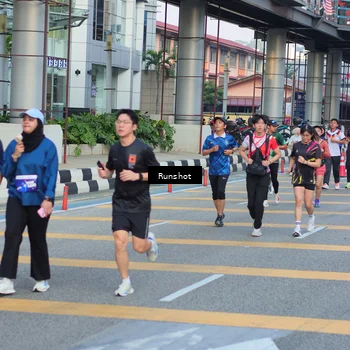 Runner Photo 5032213