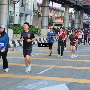 Runner Photo 5032218