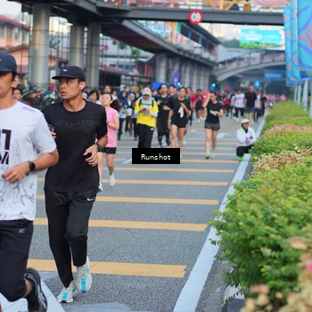 Runner Photo 5032275