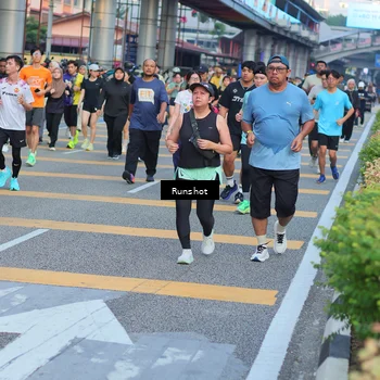 Runner Photo 5033000