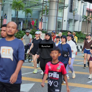 Runner Photo 5033100