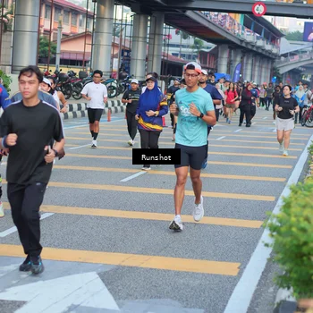 Runner Photo 5033400
