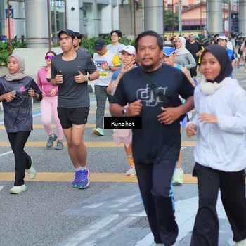 Runner Photo 5034003
