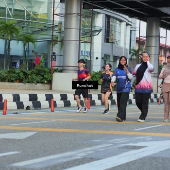 Runner Photo 5036600