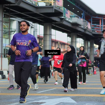 Runner Photo 5036900