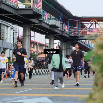 Runner Photo 5036975