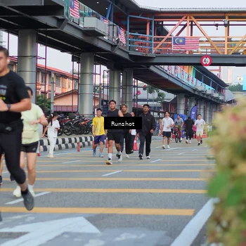 Runner Photo 5037002